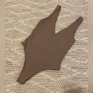 Aritzia Babaton Contour V-Neck Body Suit